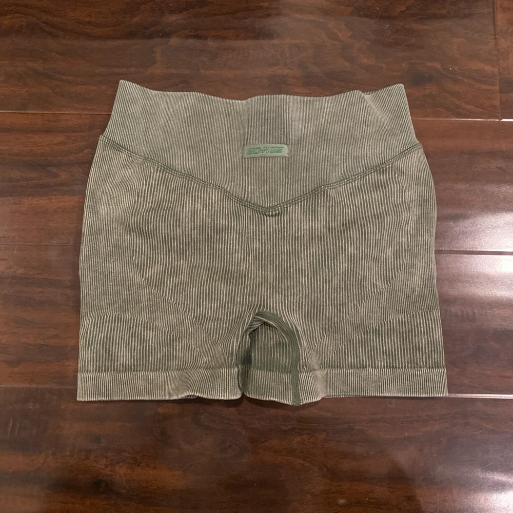 Bo+Tee Scrunch Shorts